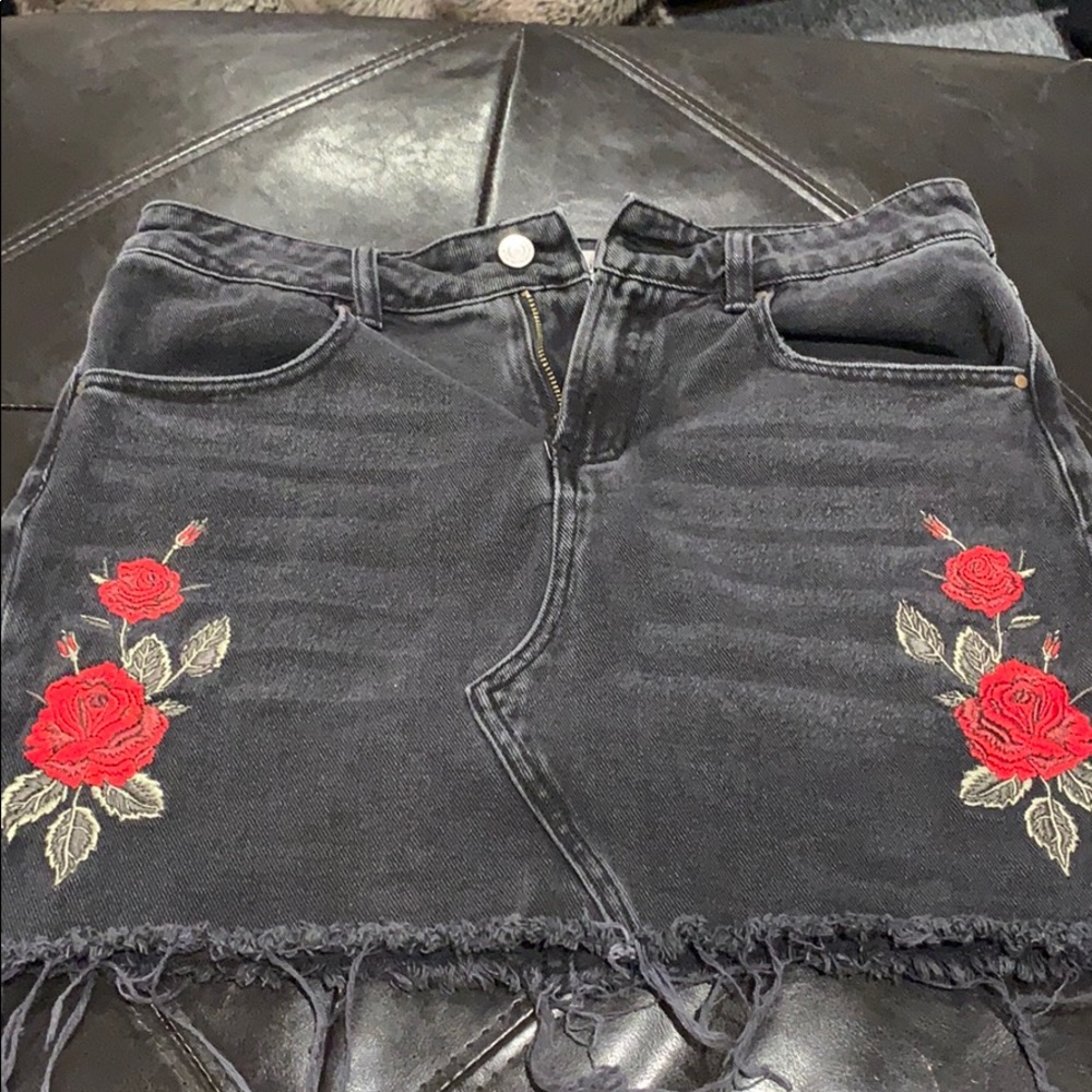 Black denim pacsun skirt with roses